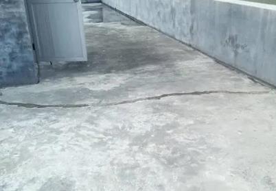 革吉楼顶漏水维修公司分享下如何解决卫生间隐蔽部位漏水的问题?