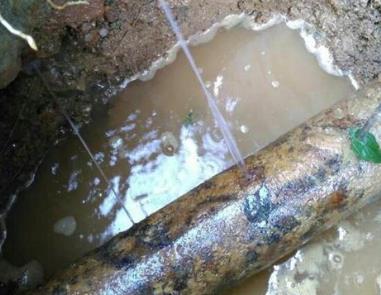 革吉楼顶渗水维修公司分享下地暖漏水的原因及检测方法。